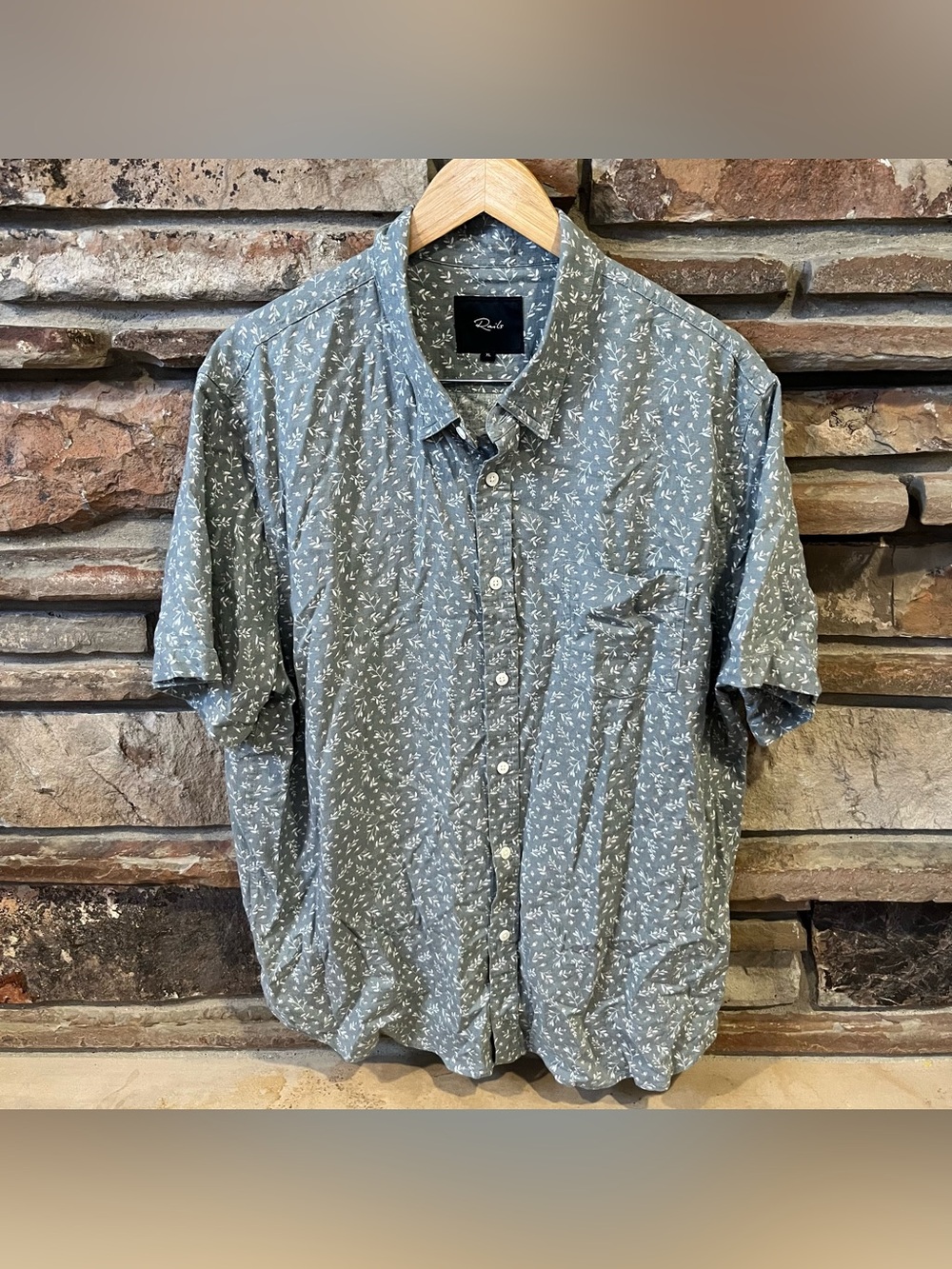 Rails Olive Acorn Print Linen Blend Short-Sleeve Button-Up Shirt